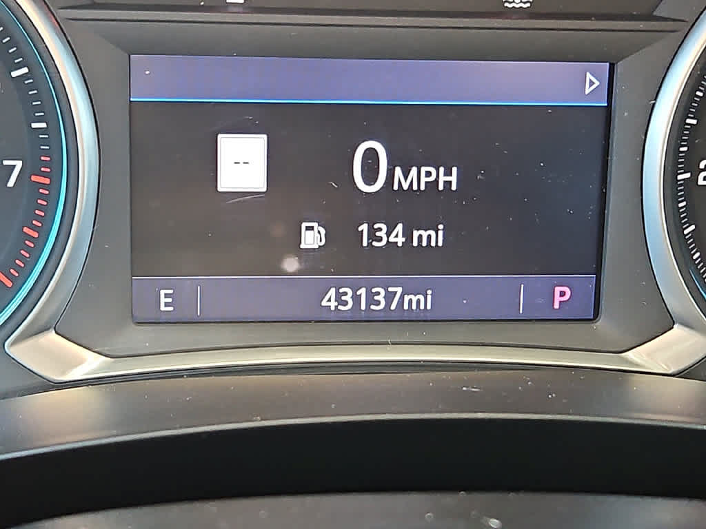 Used 2021 Chevrolet Traverse Premier FWD image 21