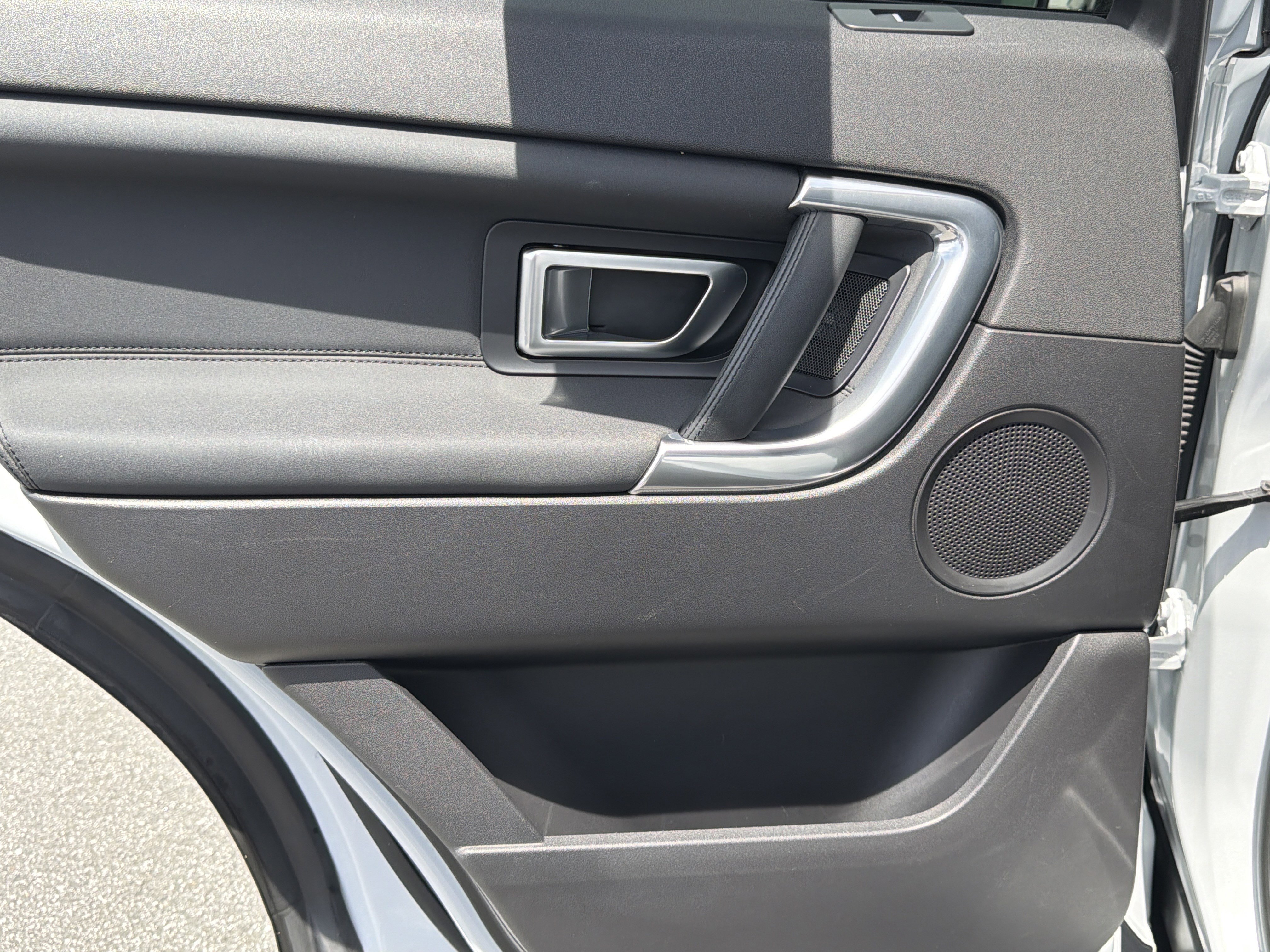 Used 2019 Land Rover Discovery Sport image 27