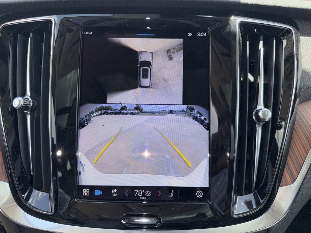 Used 2025 Volvo V60 B5 Cross Country Plus image 13