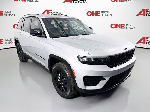 Used 2025 Jeep Grand Cherokee Altitude AWD/4WD image 1