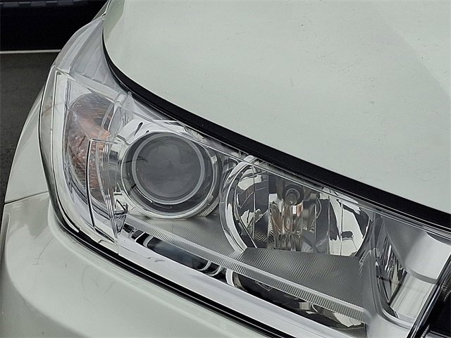 Used 2019 Toyota Highlander XLE image 29