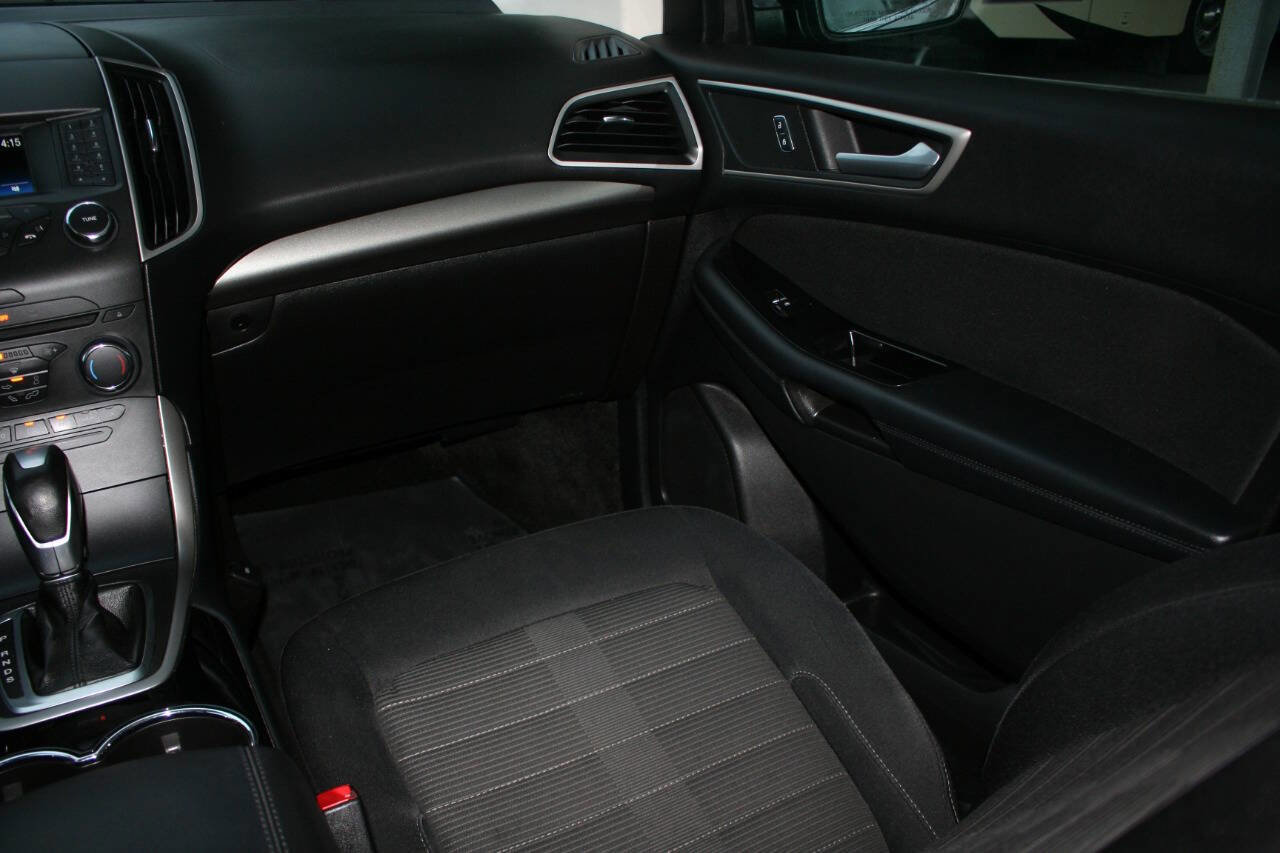 Used 2018 Ford Edge SEL image 17