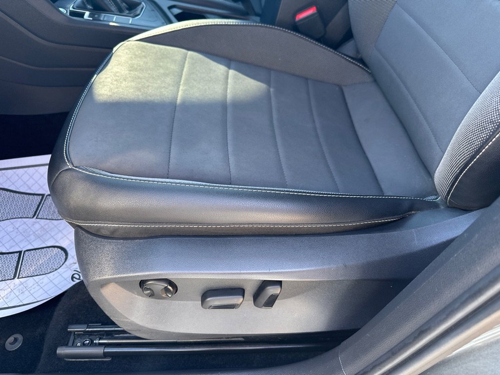 Used 2022 Volkswagen Taos SE image 19