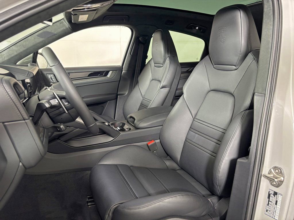 New 2026 Porsche Cayenne GTS AWD/4WD image 5