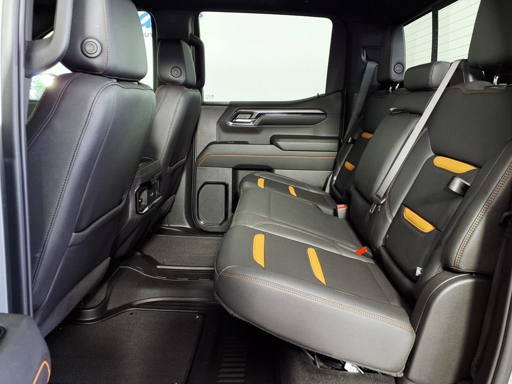 Used 2024 GMC Sierra 1500 AT4 w/ Technology Package image 9