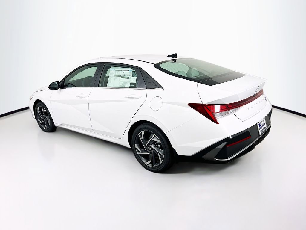 New 2025 Hyundai Elantra Limited image 5