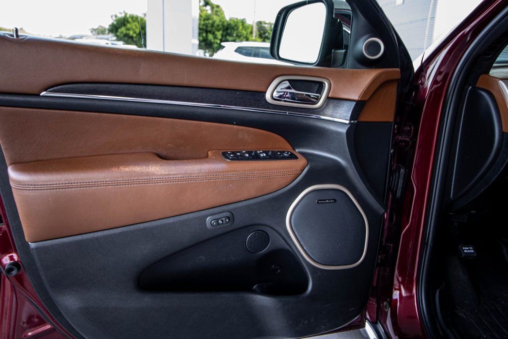 Used 2017 Jeep Grand Cherokee Summit w/ Trailer Tow Group IV image 21