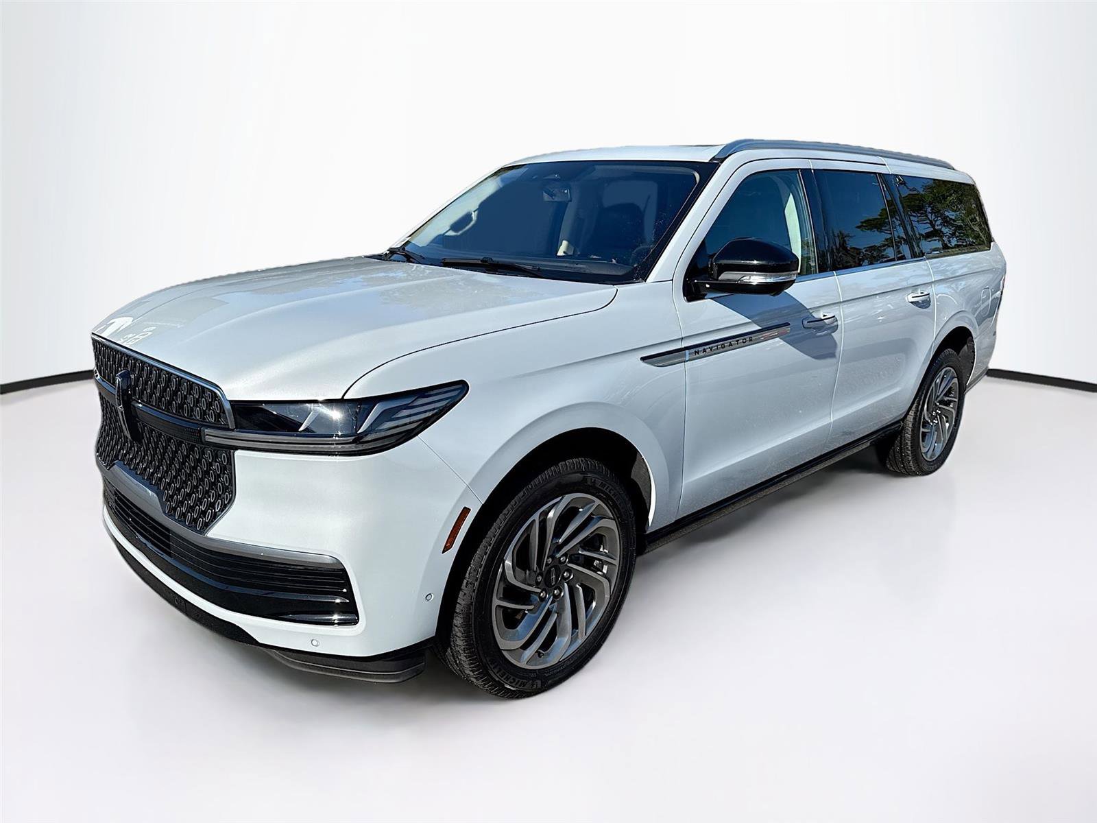 Used 2025 Lincoln Navigator L Reserve video 1