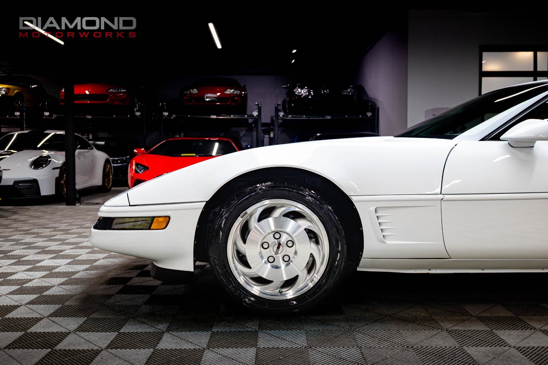 Used 1995 Chevrolet Corvette Coupe RWD image 11