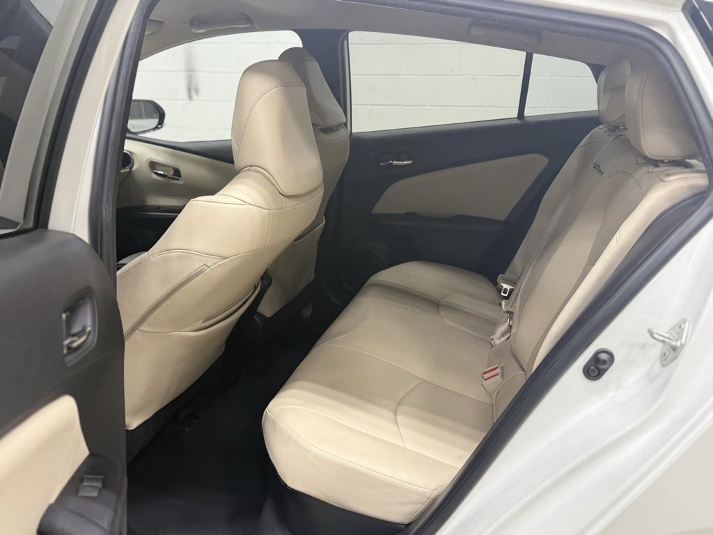 Used 2020 Toyota Prius XLE image 28