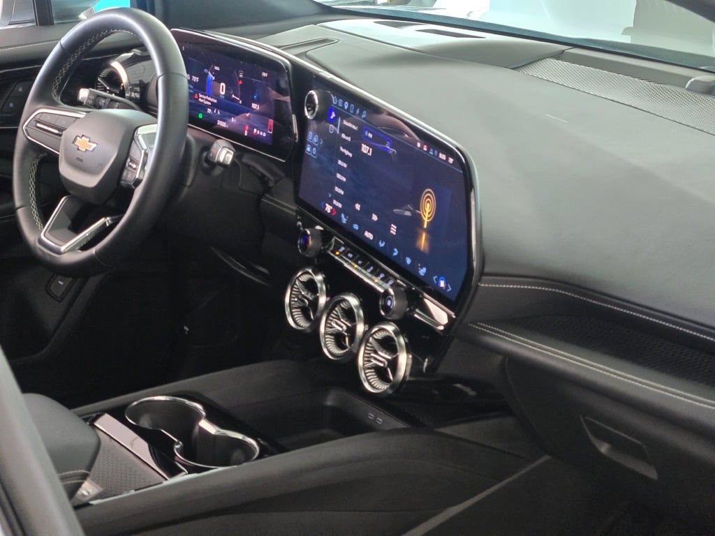 Certified 2024 Chevrolet Blazer EV LT AWD/4WD image 7