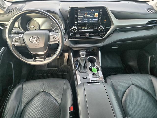 Certified 2021 Toyota Highlander Limited FWD image 11