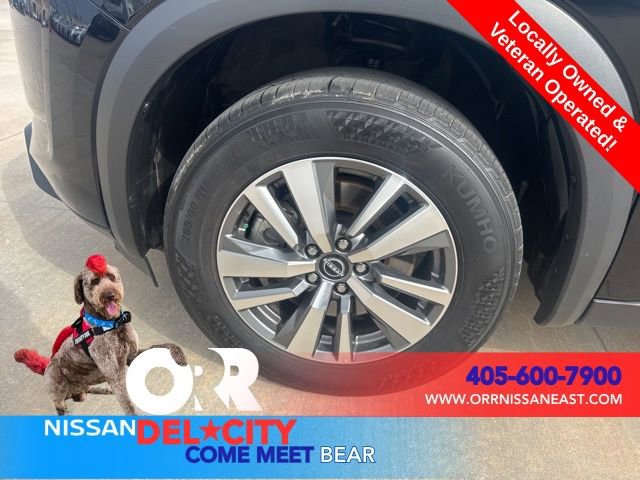 Used 2025 Nissan Pathfinder SL image 9