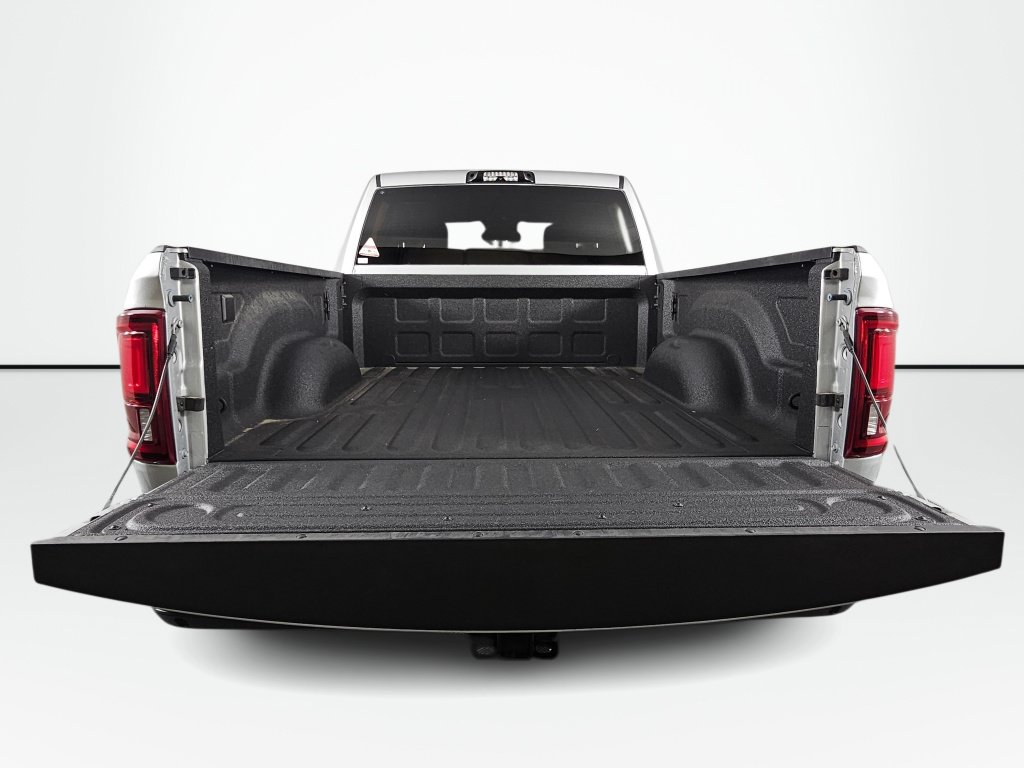 New 2026 RAM 3500 Big Horn AWD/4WD image 17