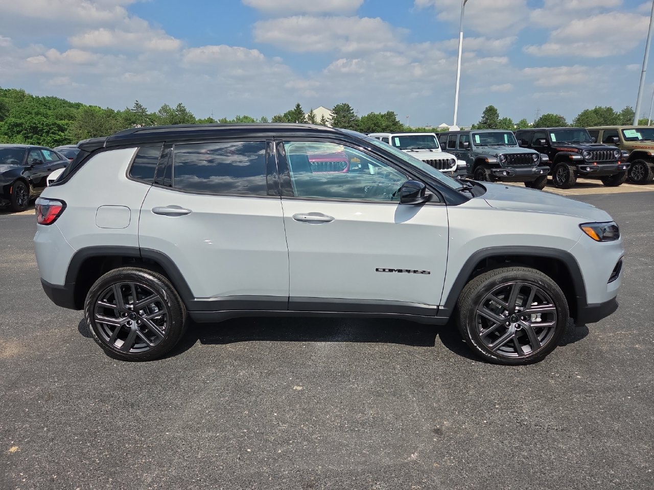 New 2026 Jeep Compass Limited w/ Sun, Sound & Navigation Group AWD/4WD image 8