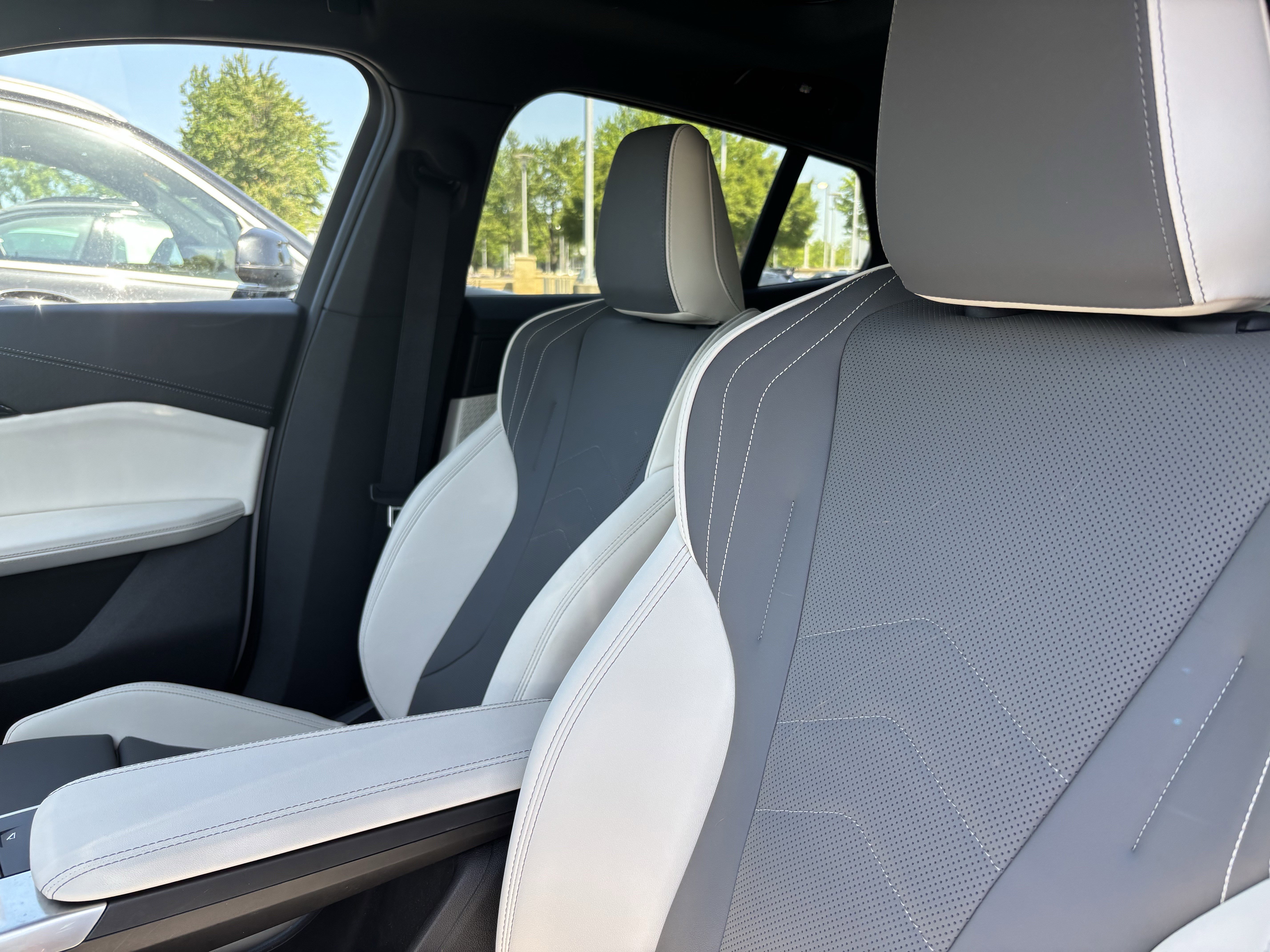 Used 2026 BMW X2 xDrive28i image 16