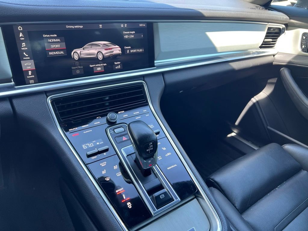 Used 2017 Porsche Panamera 4S image 20