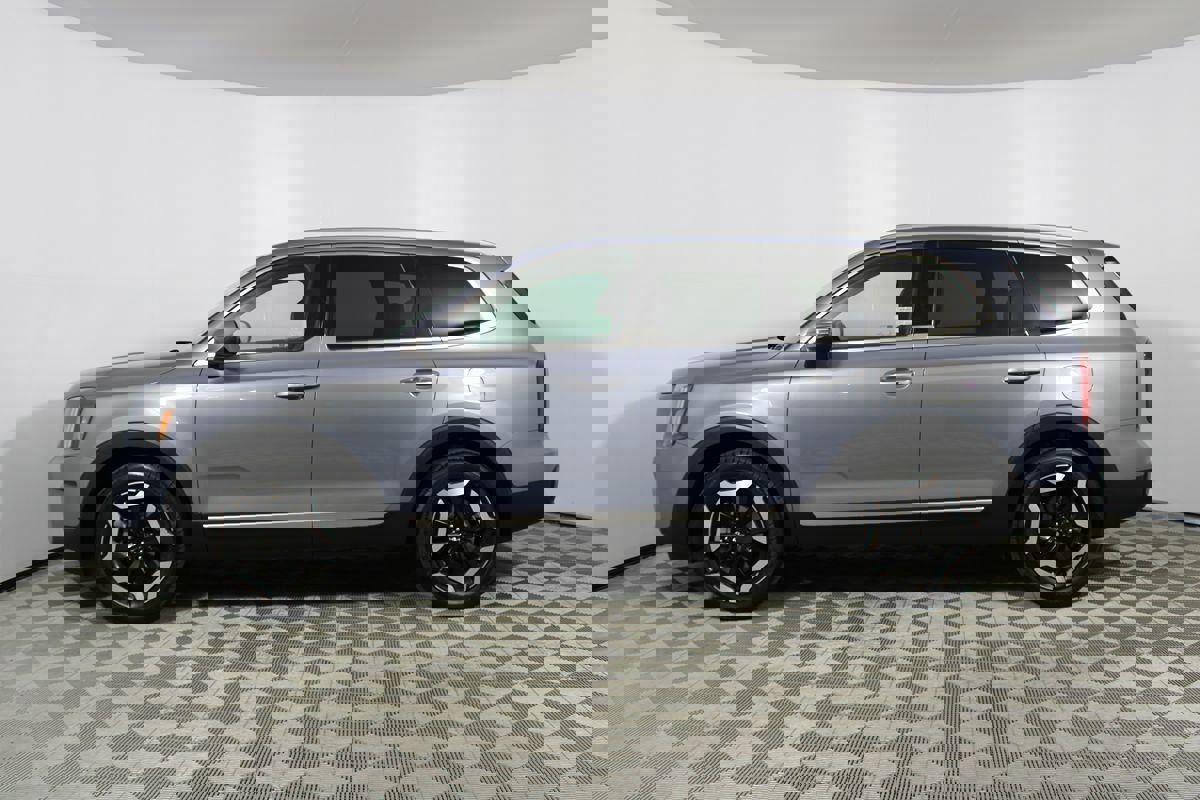 Used 2023 Kia Telluride S image 41