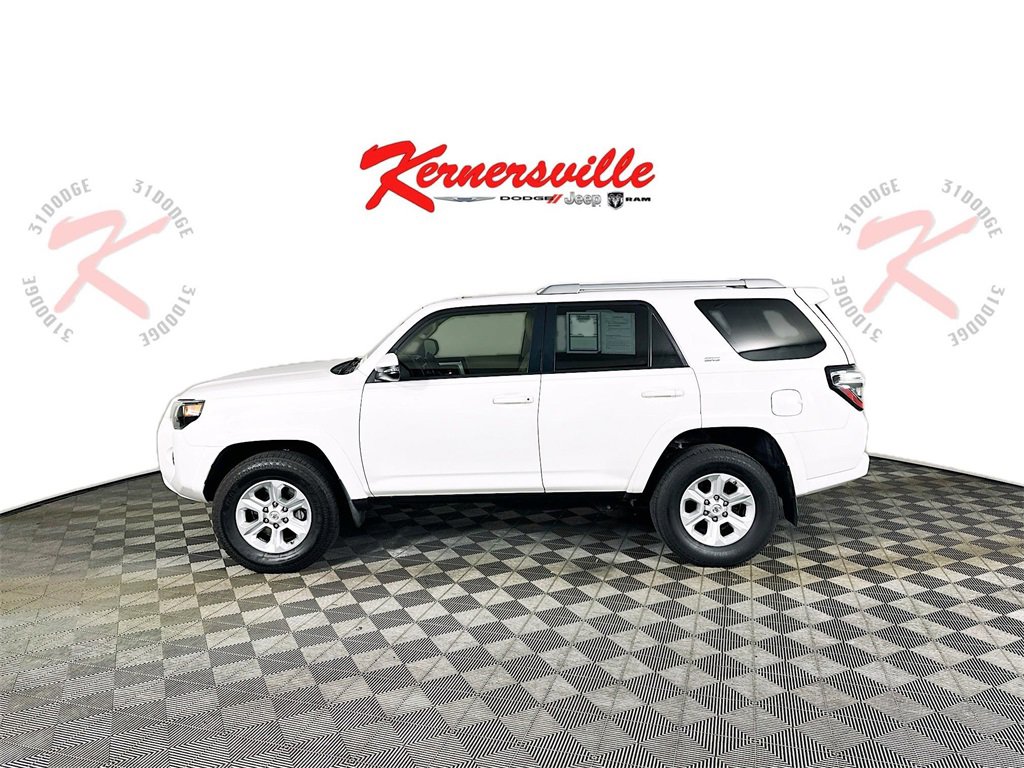 Used 2016 Toyota 4Runner SR5 Premium image 4