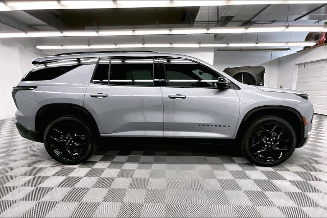 Used 2025 Chevrolet Traverse RS w/ LPO, Floor Liner Package AWD/4WD image 15