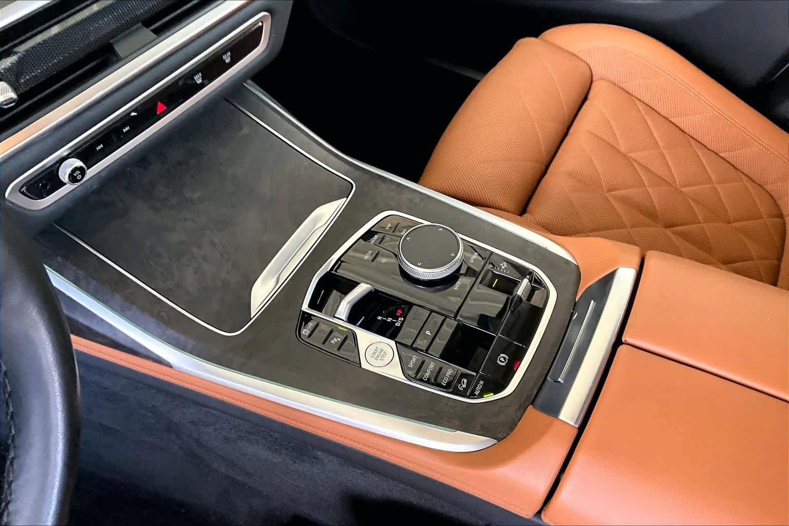 Used 2023 BMW X7 xDrive40i w/ Premium Package AWD/4WD image 17
