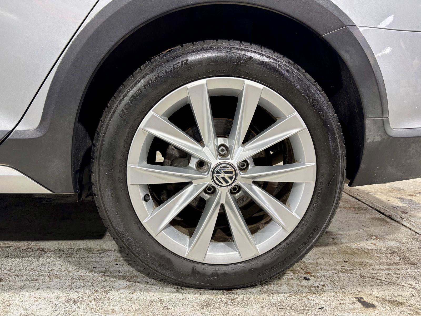 Used 2017 Volkswagen Golf Alltrack SE image 21