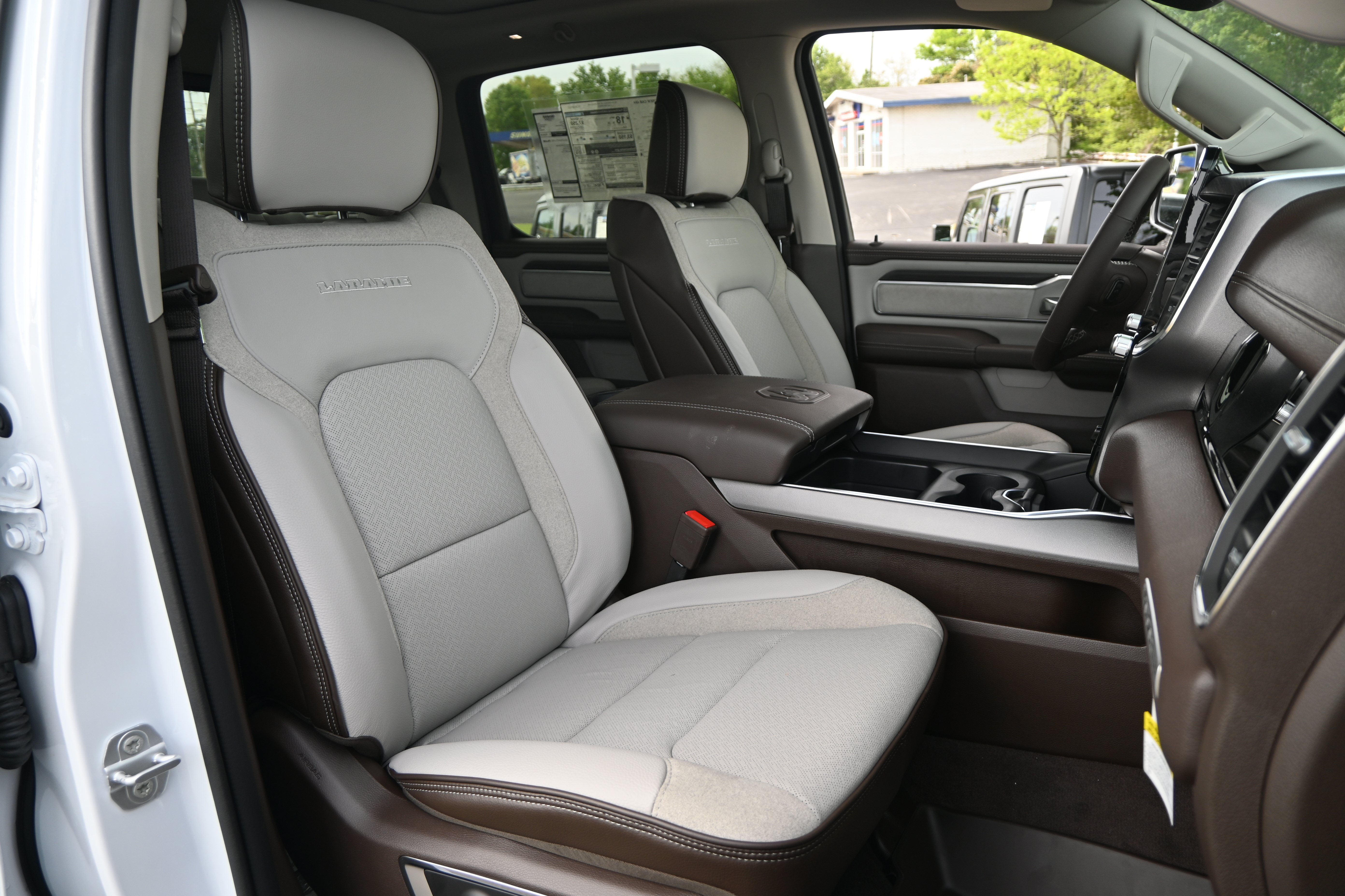 New 2026 RAM 1500 Laramie AWD/4WD image 35