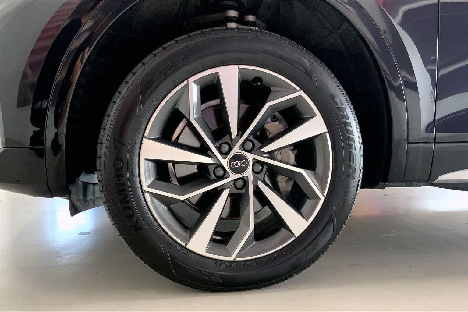 Used 2023 Audi Q5 2.0T Premium w/ Convenience Package AWD/4WD image 7