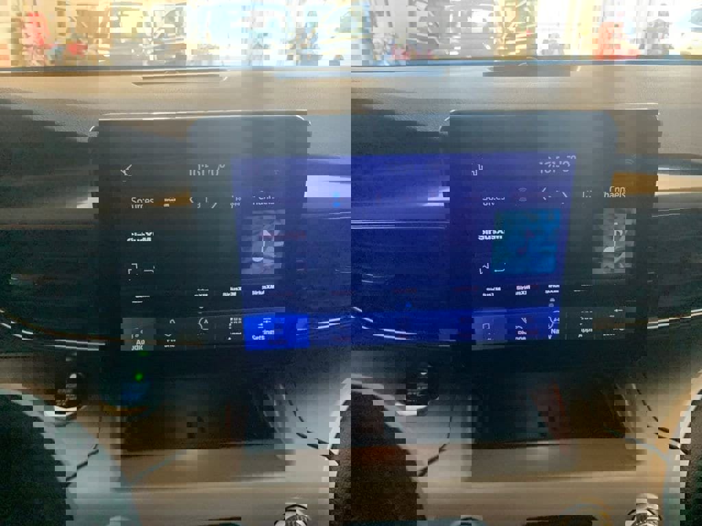 Used 2020 Ford Explorer XLT w/ Equipment Group 202A image 17