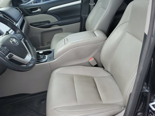 Used 2018 Toyota Highlander XLE w/ Protection Package #3 AWD/4WD image 17