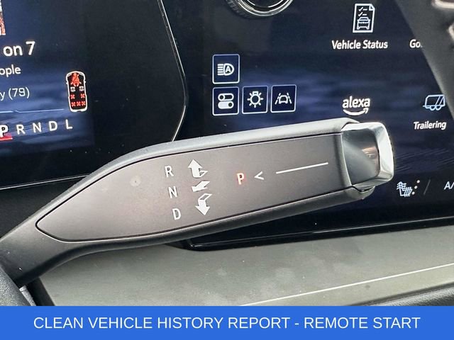 Used 2025 Chevrolet Traverse LT image 7