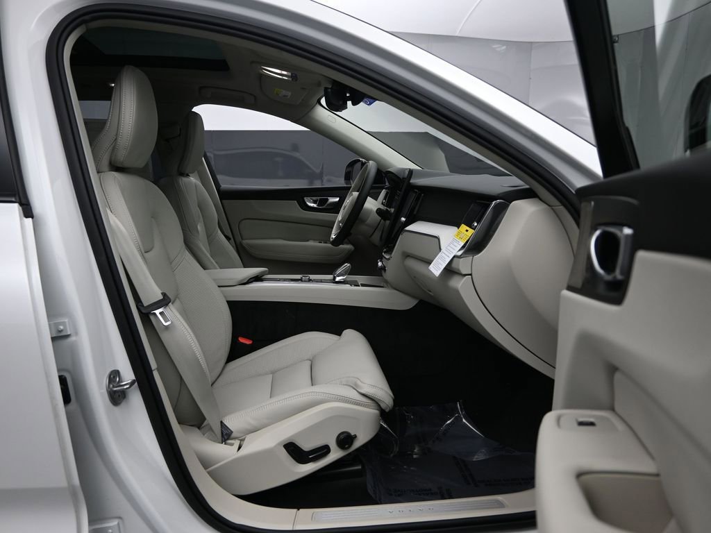 New 2026 Volvo XC60 T8 Ultra w/ Climate Package image 26