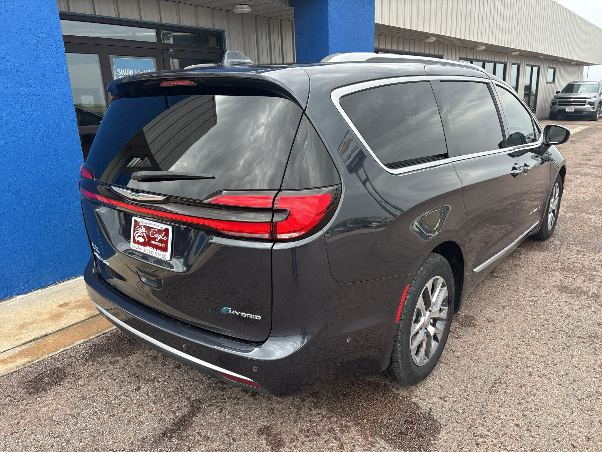 Used 2021 Chrysler Pacifica Pinnacle FWD image 6