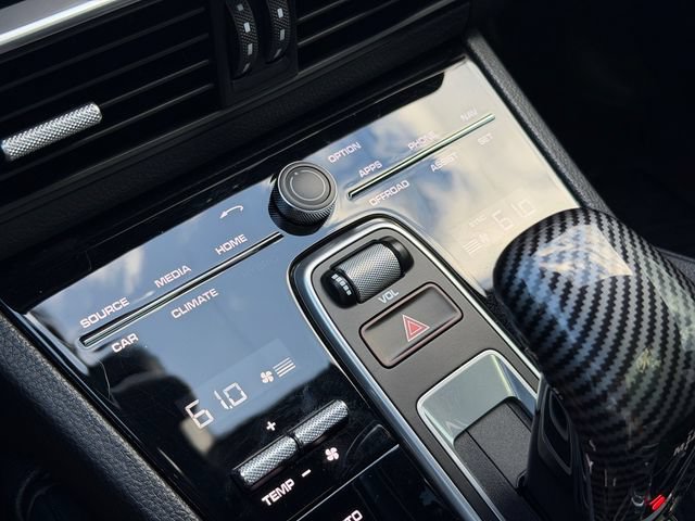 Used 2022 Porsche Cayenne AWD/4WD image 22