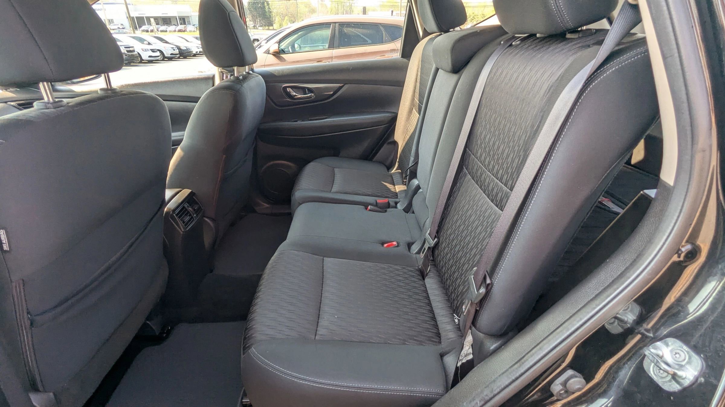 Used 2018 Nissan Rogue S FWD image 10