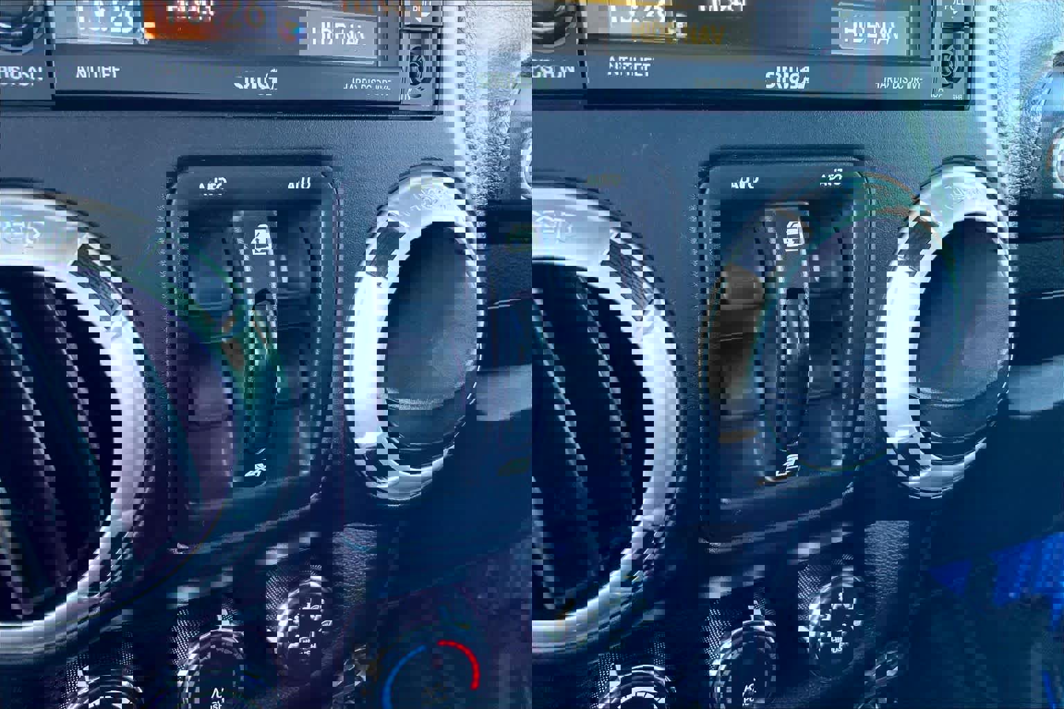 Used 2015 Jeep Wrangler Unlimited Sahara w/ Connectivity Group image 28