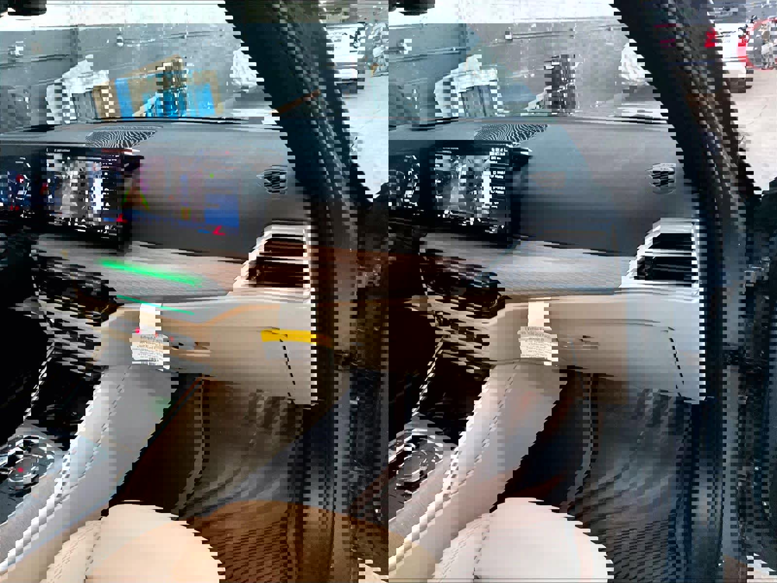 Used 2025 BMW 330i Sedan w/ Premium Package RWD image 17