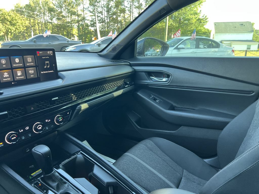 Used 2025 Honda Accord Sport image 13