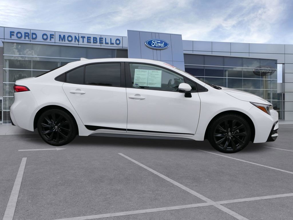 Used 2024 Toyota Corolla SE FWD image 2
