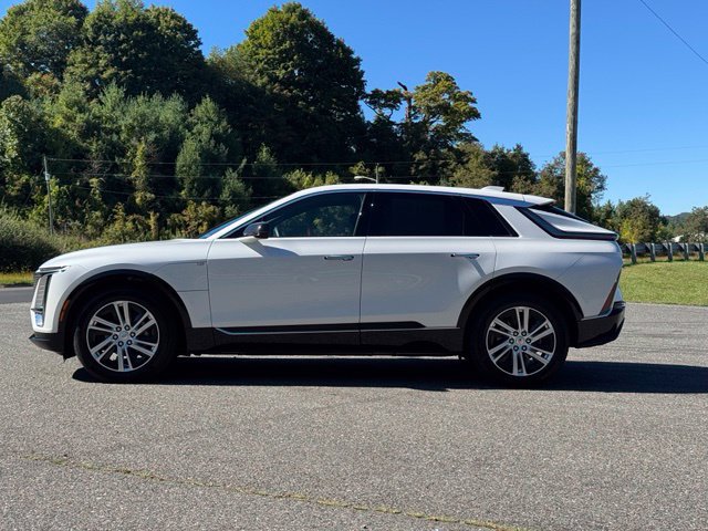 Used 2024 Cadillac Lyriq Tech w/ LPO, Floor Liner Package AWD/4WD image 4
