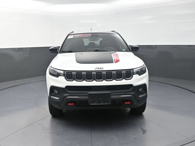 Used 2023 Jeep Compass Trailhawk w/ Trailhawk Convenience Group AWD/4WD image 4
