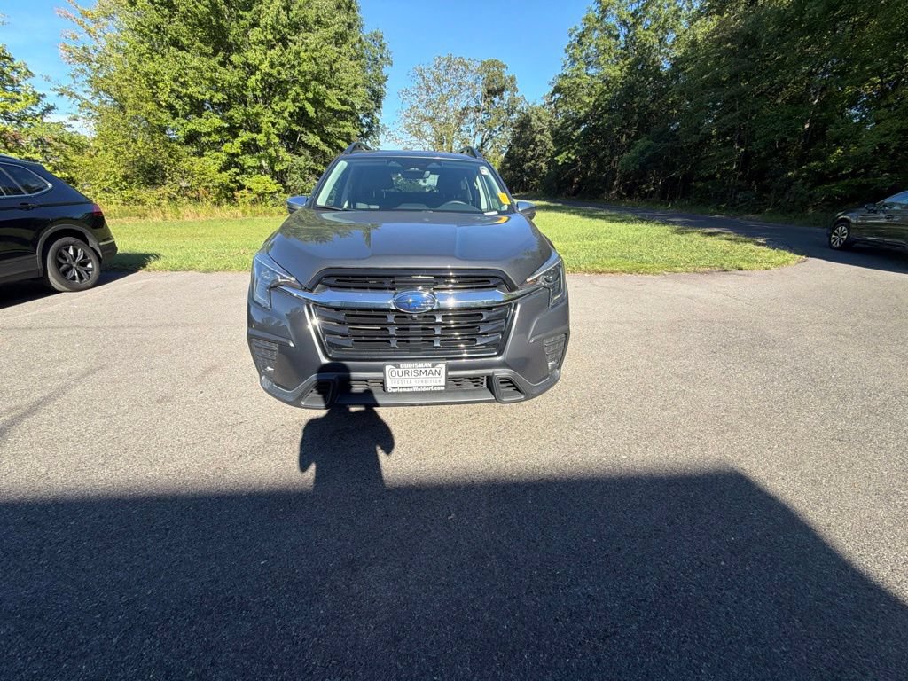 Used 2023 Subaru Ascent Limited w/ Technology Package AWD/4WD image 2