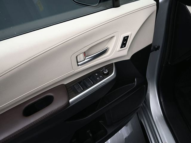 Certified 2023 Toyota Sienna Platinum image 25