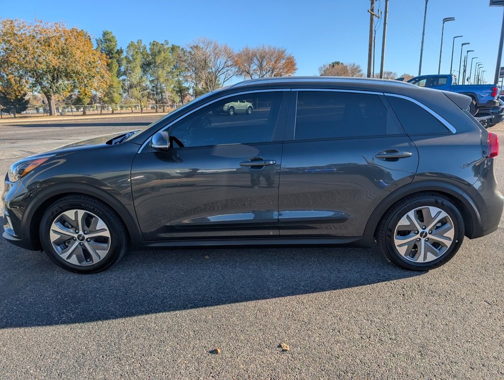 Used 2022 Kia Niro EX Premium image 2