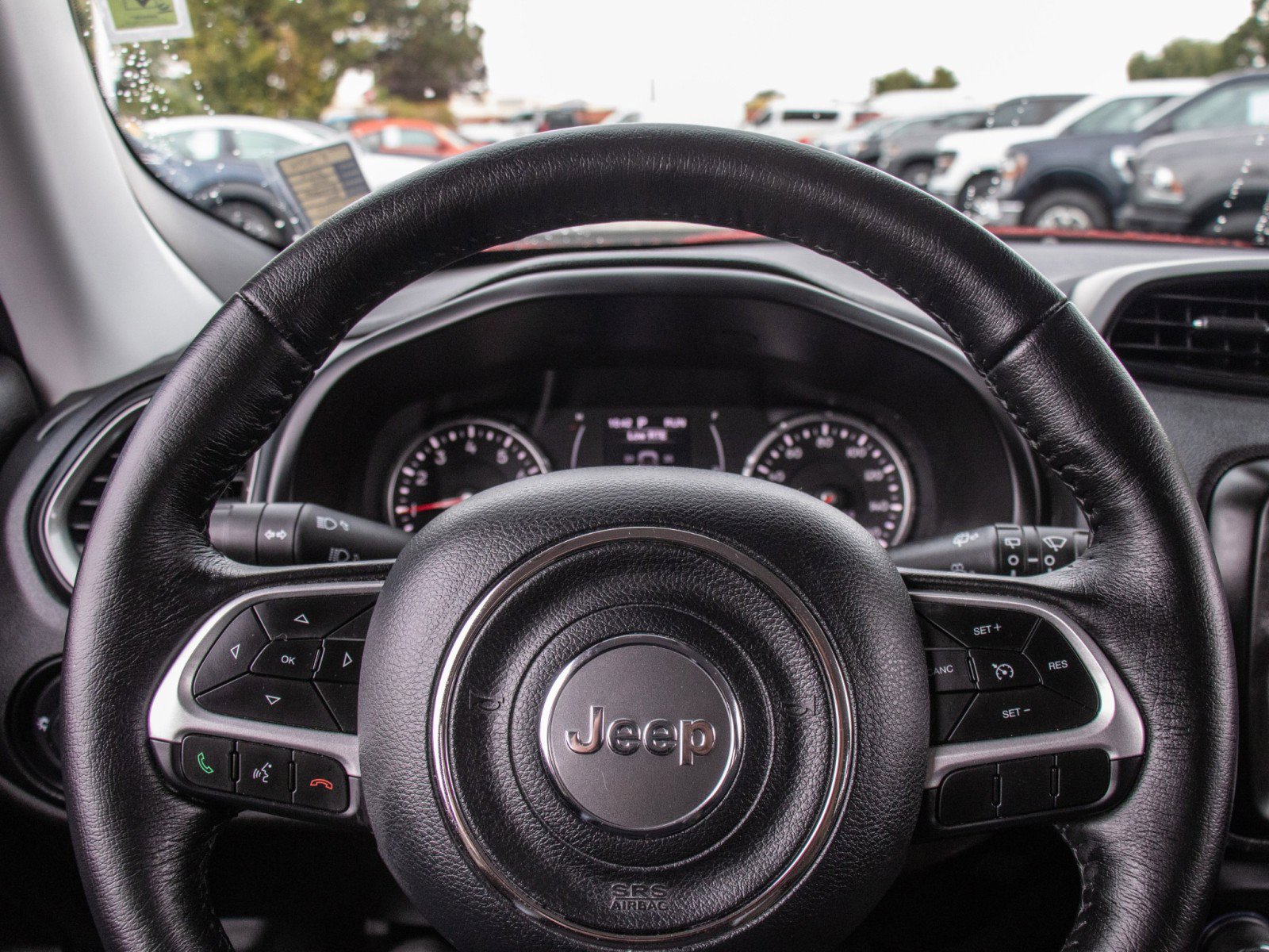 Used 2023 Jeep Renegade Latitude w/ Premium Group image 13