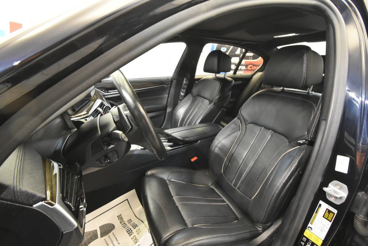 Used 2020 BMW M550i xDrive w/ Premium Package AWD/4WD image 12