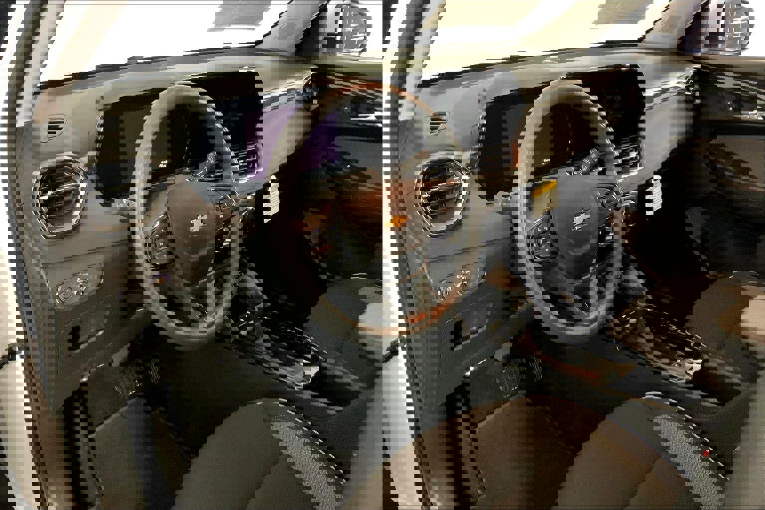 Used 2025 Chevrolet TrailBlazer LT AWD/4WD image 14