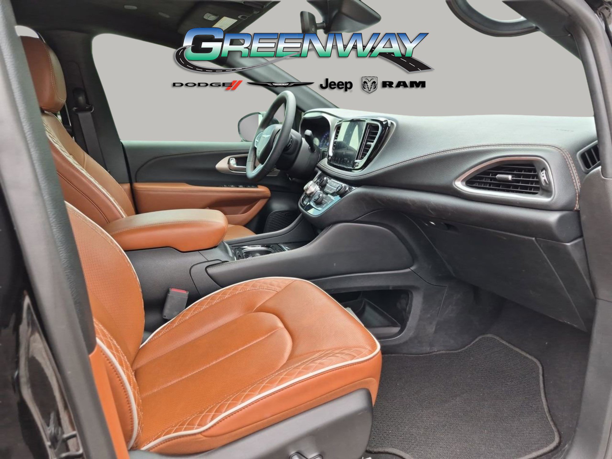 Used 2024 Chrysler Pacifica Pinnacle FWD image 19