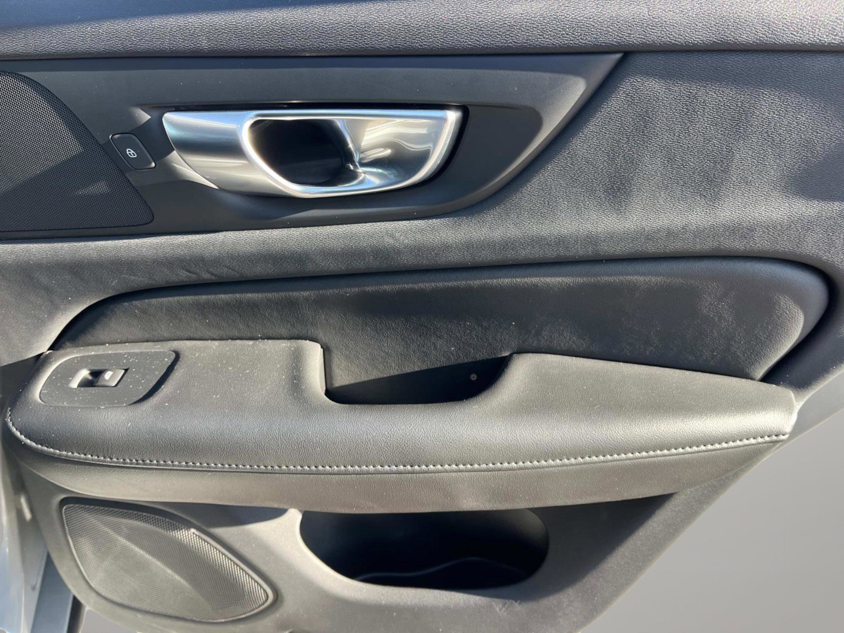 Used 2024 Volvo S60 B5 Core image 19