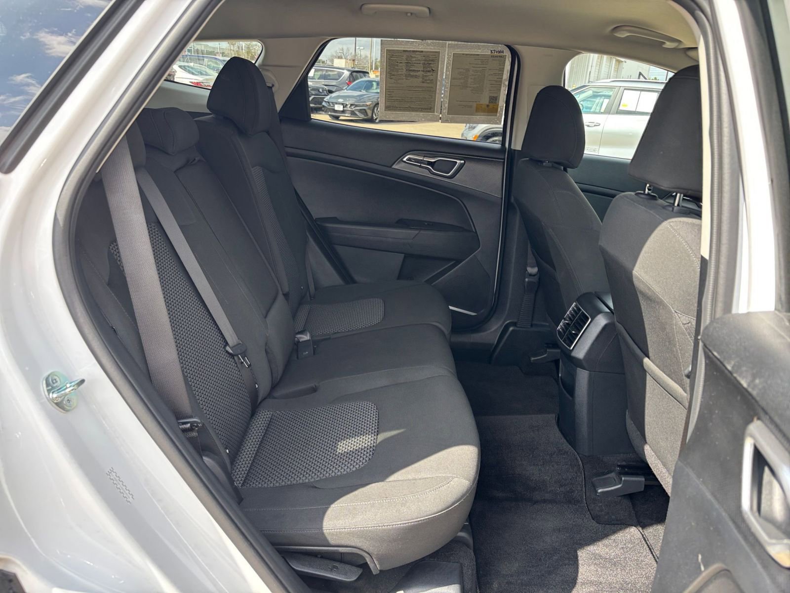 Used 2025 Kia Sportage LX image 24